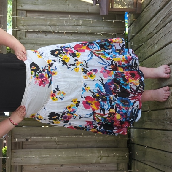 Flower Skirt - Picture 1 of 12